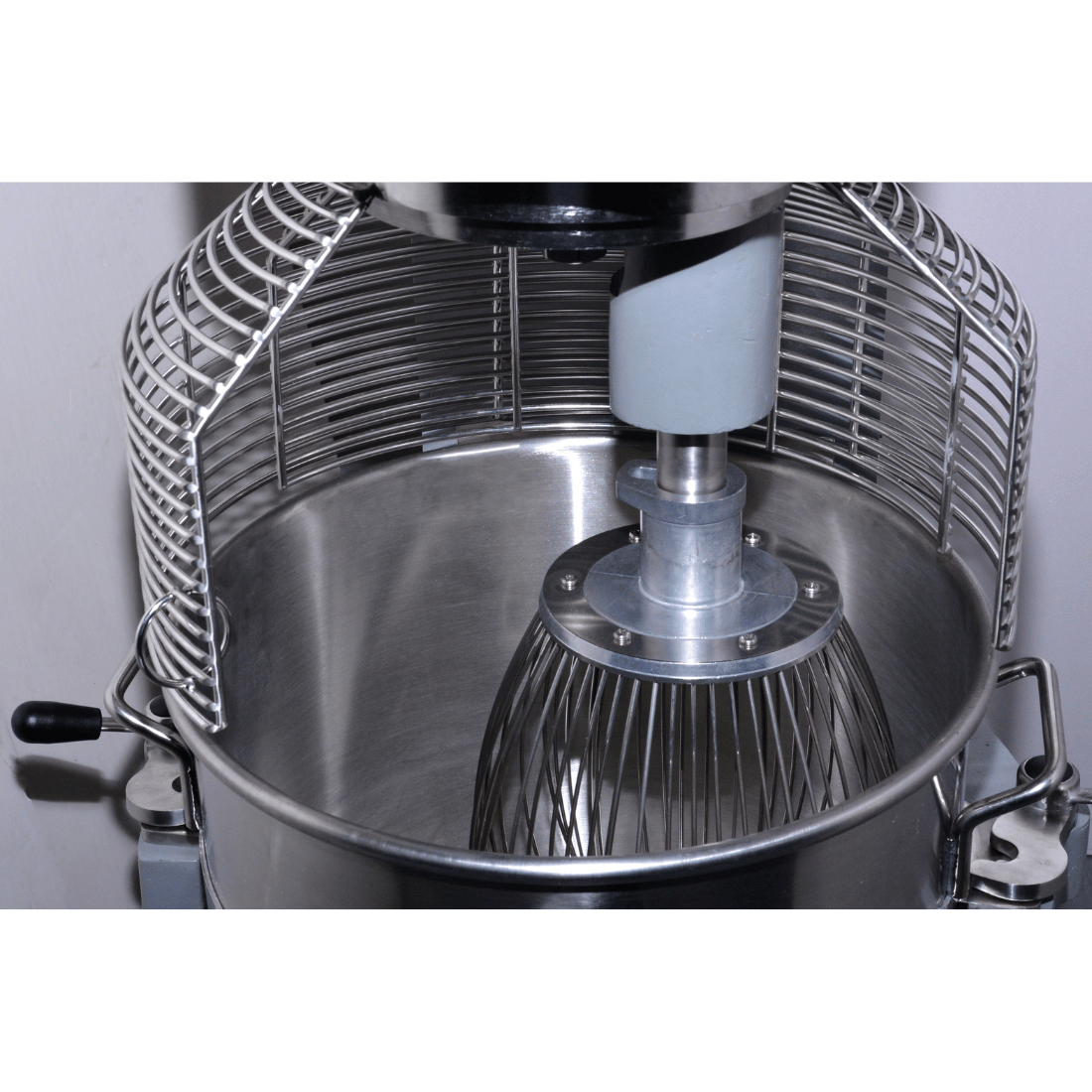 Tyrone B60GX - 60L Planetary Mixer with Bowl Trolley, 10 Speeds, 3-Phase - image 7