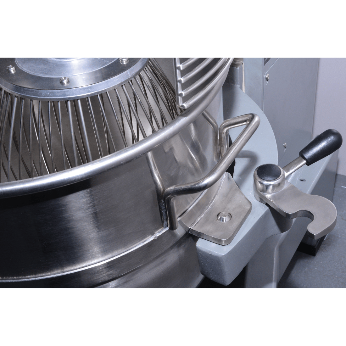 Tyrone B60GX - 60L Planetary Mixer with Bowl Trolley, 10 Speeds, 3-Phase - image 8
